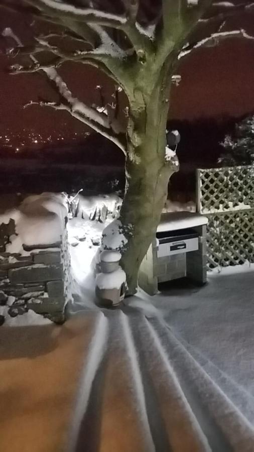 Lane End Cottage Holmfirth - Panoramic Views, Modernised With Offroad Parking Exterior foto