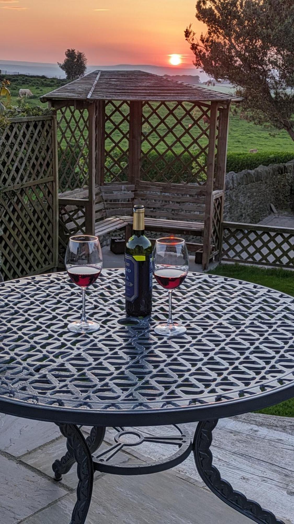 Lane End Cottage Holmfirth - Panoramic Views, Modernised With Offroad Parking Exterior foto